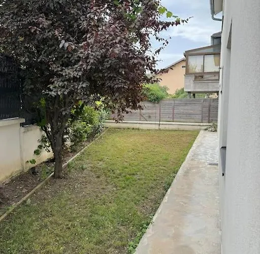 Maison Avec Jardin Centre Proche Eurexpo Villa