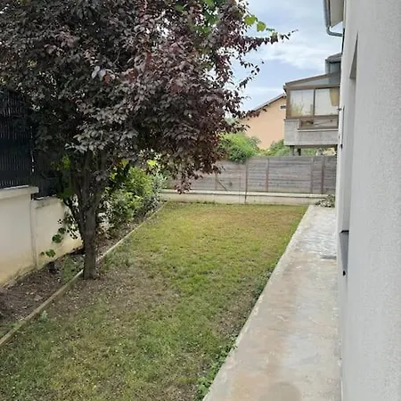 Maison Avec Jardin Centre Proche Eurexpo Villa